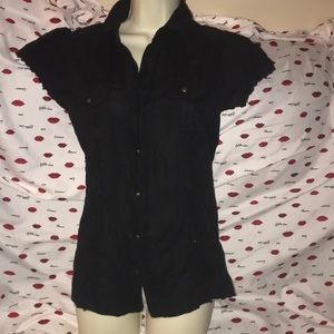 Zinger medium black button down tee